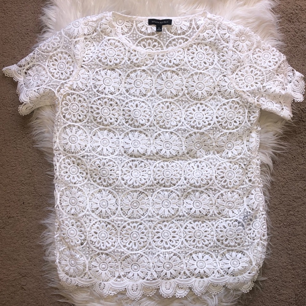 Banana Republic M medallion lace top